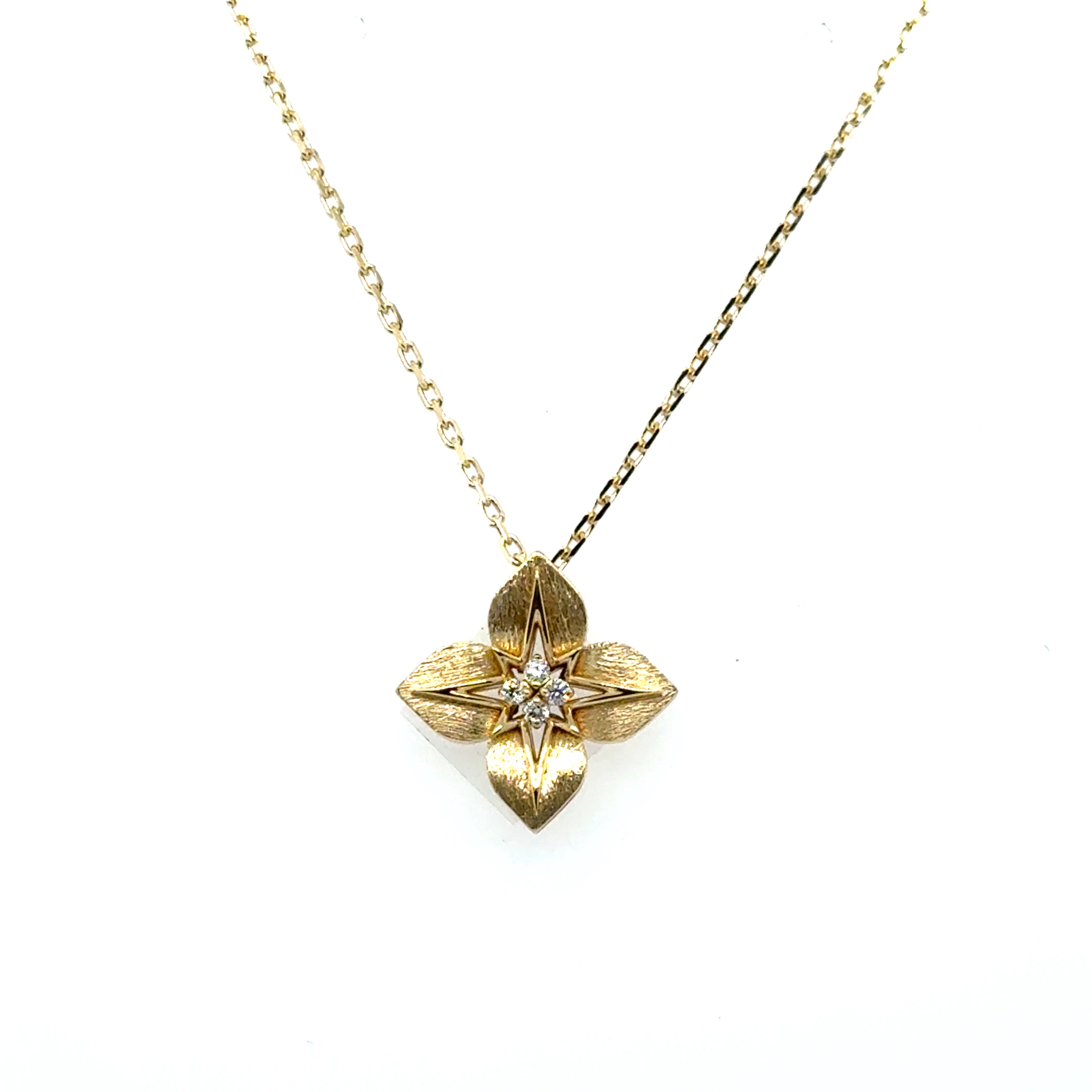 18K Yellow And White Gold Flower Diamond Pendant