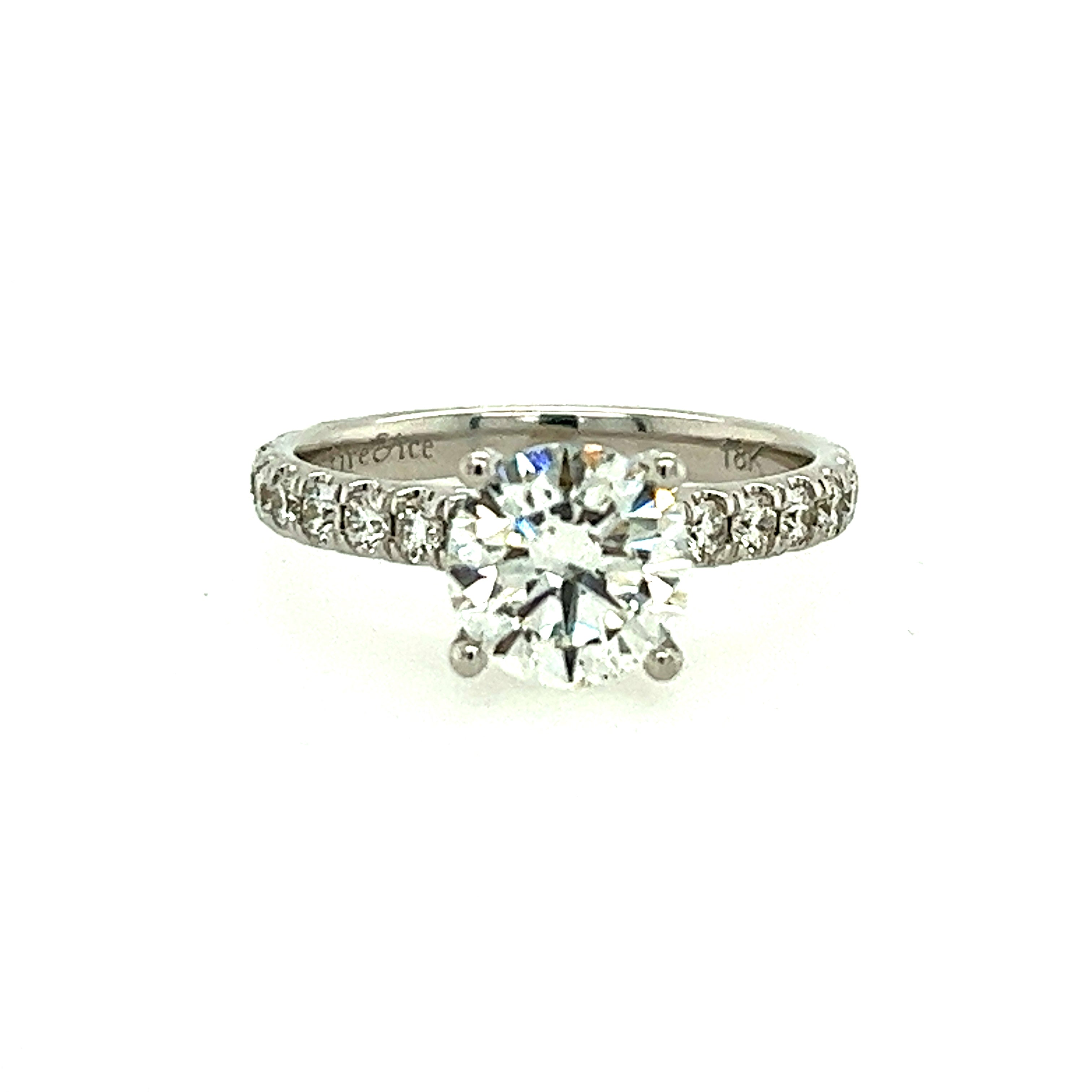 18k White Gold Classic Round Diamond Engagement Ring