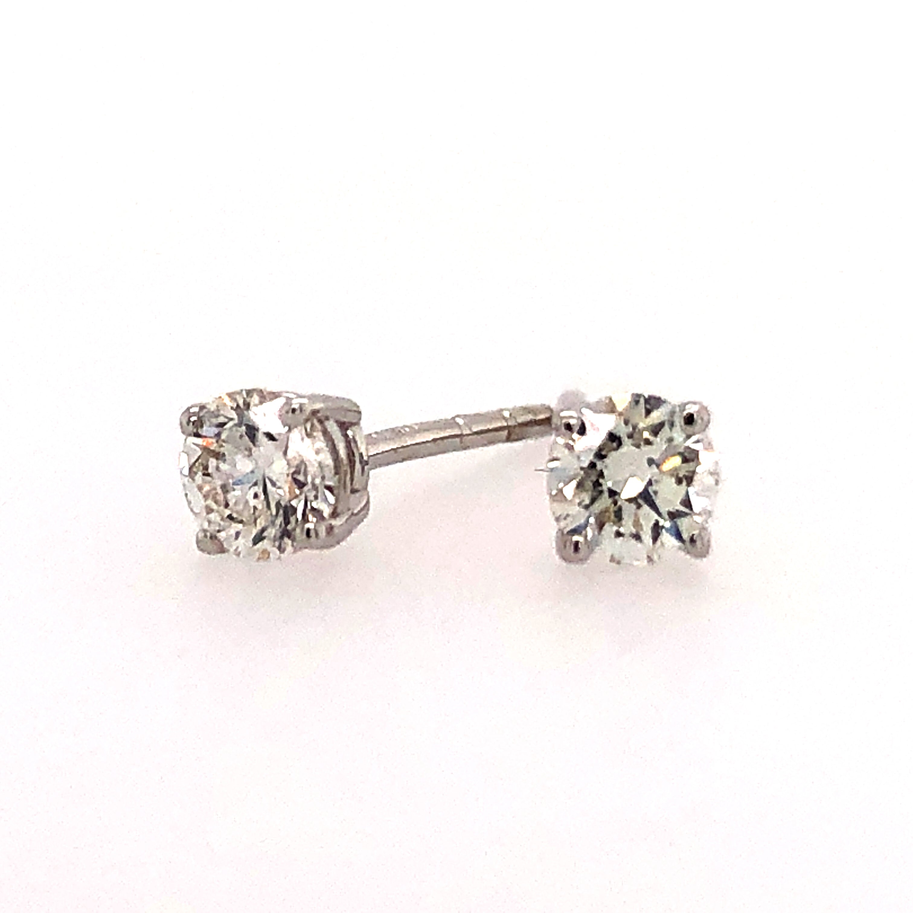 14k White Gold Diamond Stud Earrings