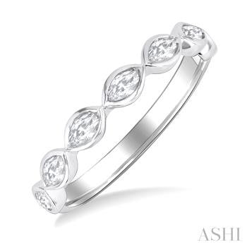 14k White Gold Diamond Fashion Ring