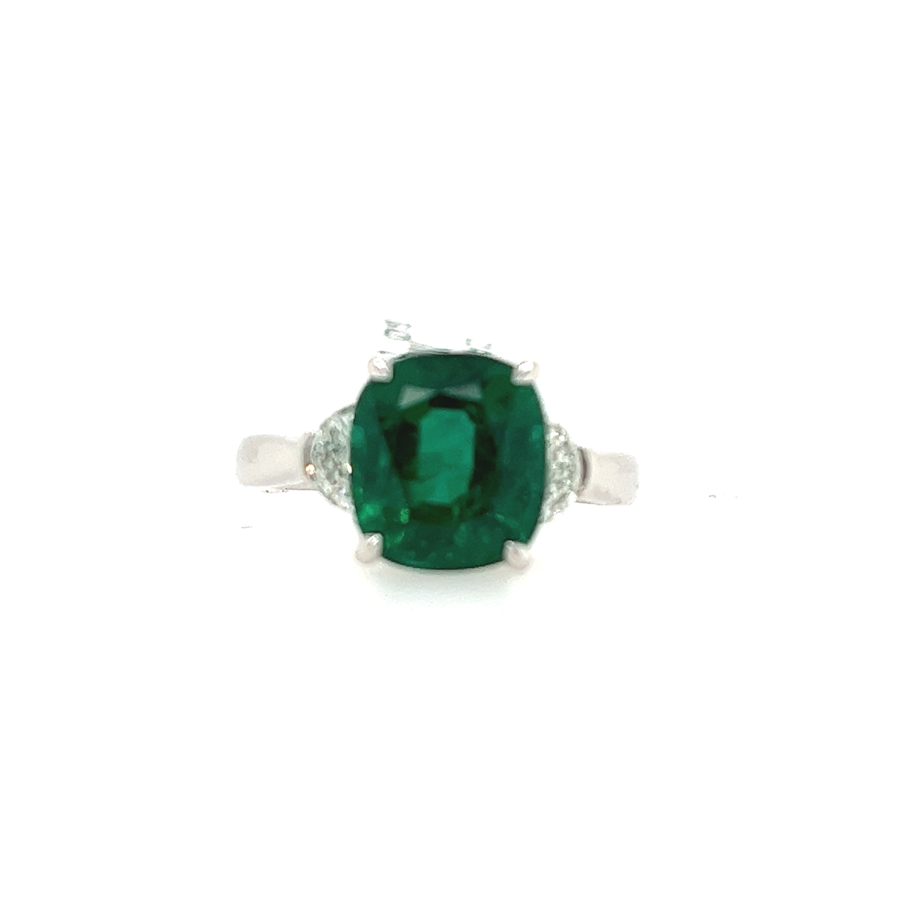 18k White Gold Emerald Ring