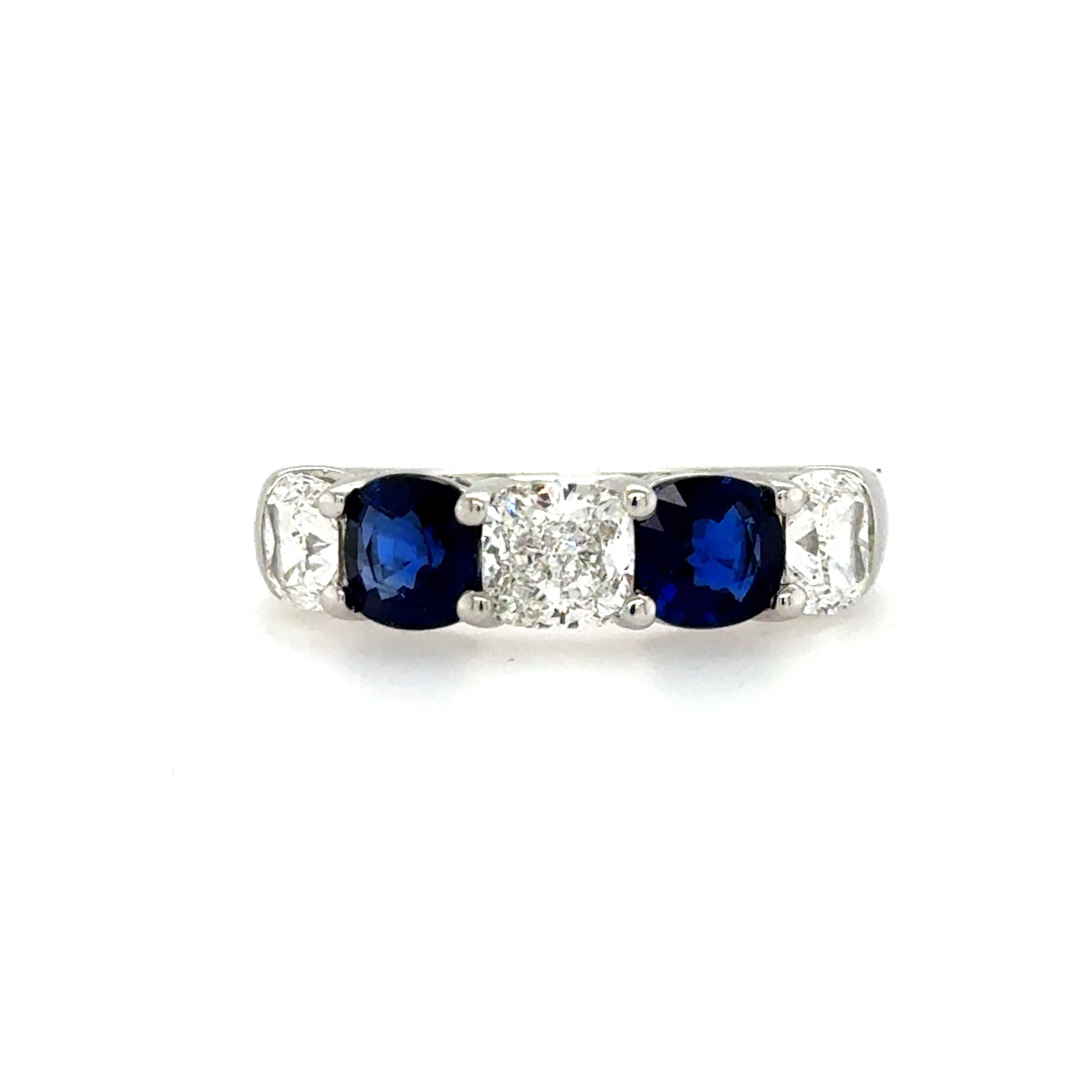 18k White Gold Sapphires Ring