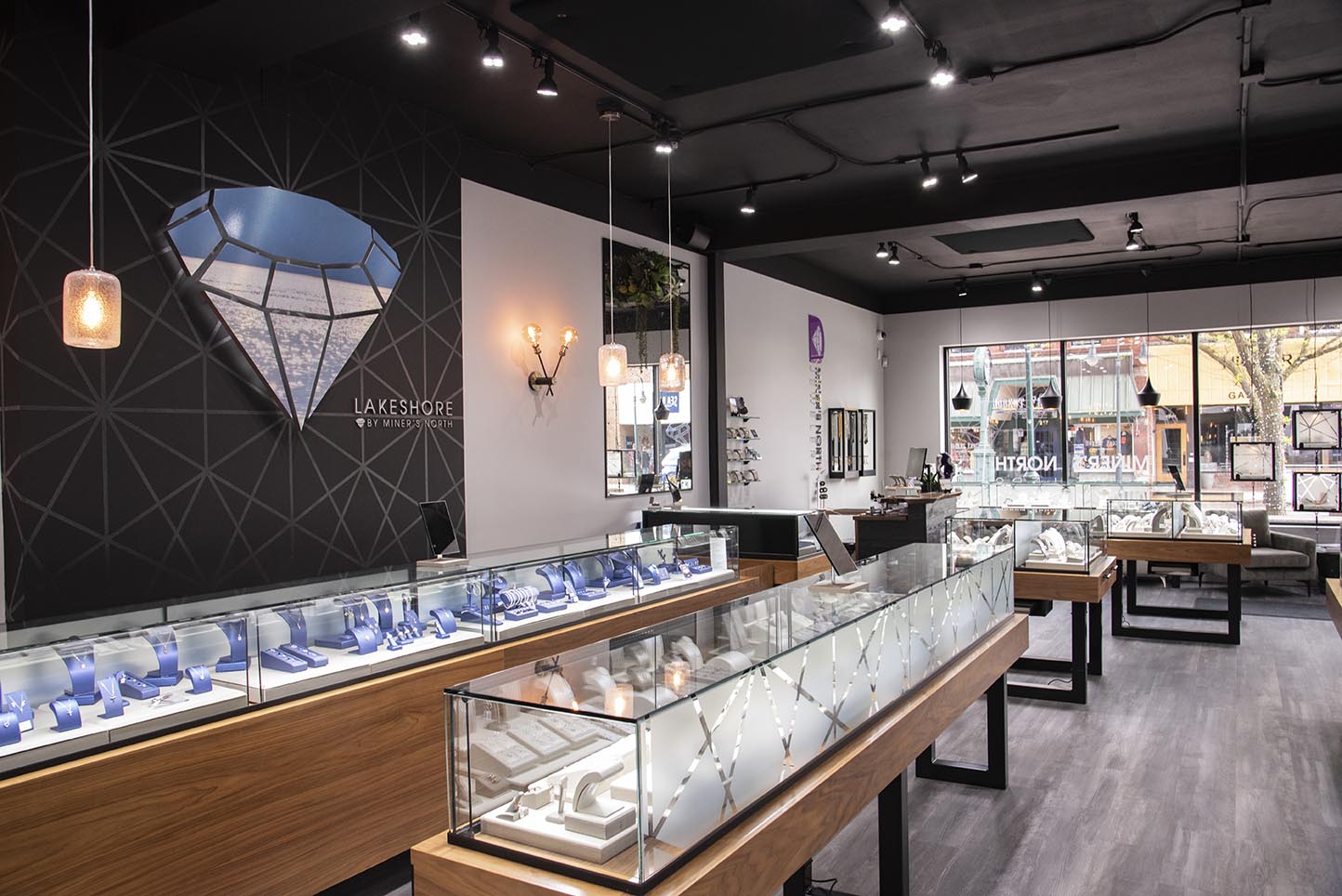 Family owned jewelry stores 2024 near me